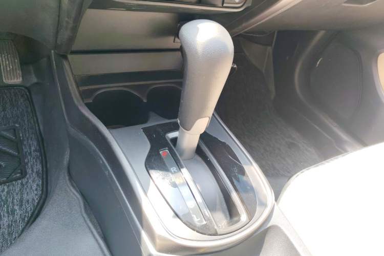 Used Honda Greiz 2016 1.5L CVT Classic Edition Gear Lever