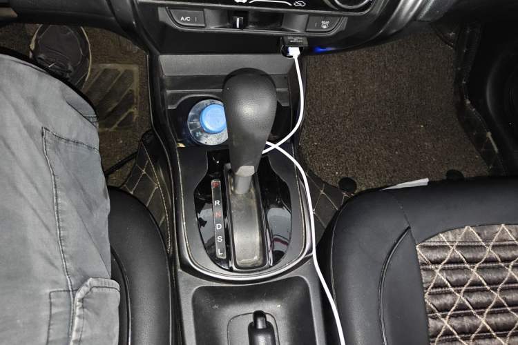 Used Honda Greiz 2016 1.5L CVT Classic Edition Gear Lever