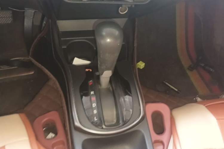 Used Honda Greiz 2016 1.5L CVT Classic Edition Gear Lever