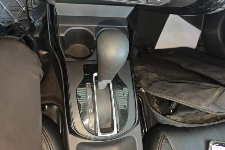 Used Honda Greiz 2016 1.5L CVT Fashion Edition Gear Lever