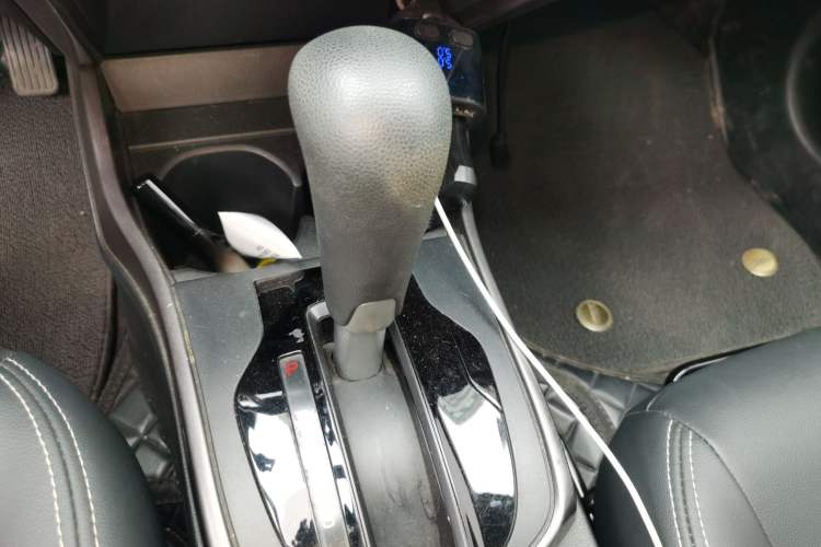 Used Honda Greiz 2016 1.5L CVT Classic Edition Gear Lever