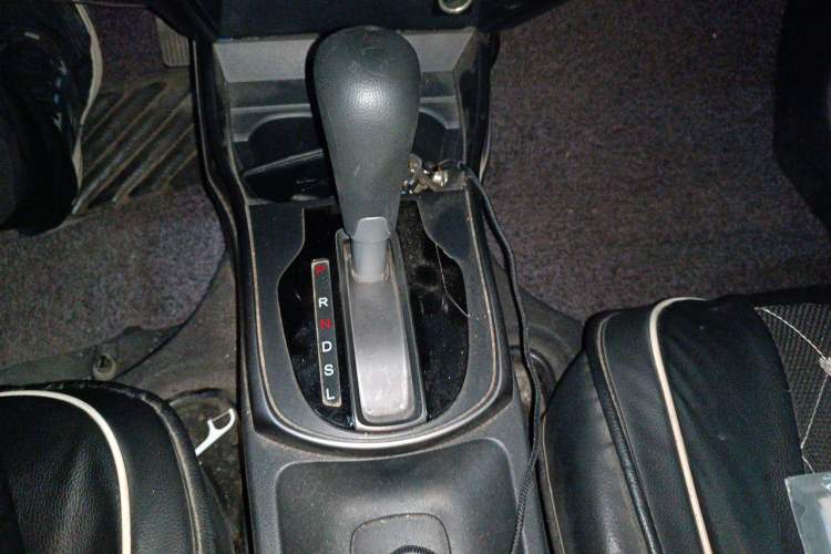 Used Honda Greiz 2016 1.5L CVT Classic Edition Gear Lever