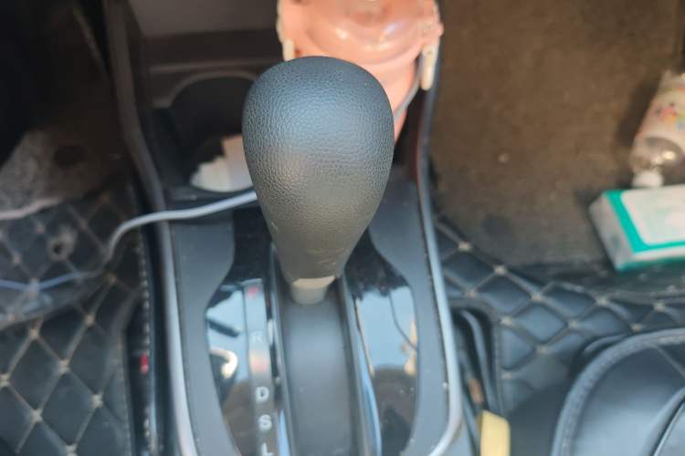 Used Honda Greiz 2016 1.5L CVT Classic Edition Gear Lever