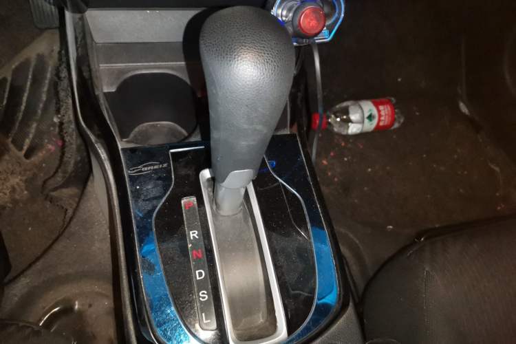 Used Honda Greiz 2016 1.5L CVT Fashion Edition Gear Lever