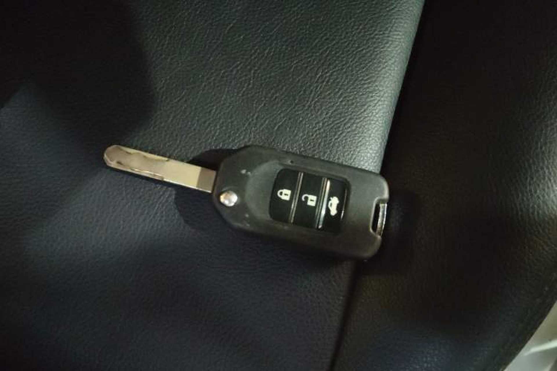 Used Honda Greiz 2016 1.5L CVT Classic Edition Interior 1