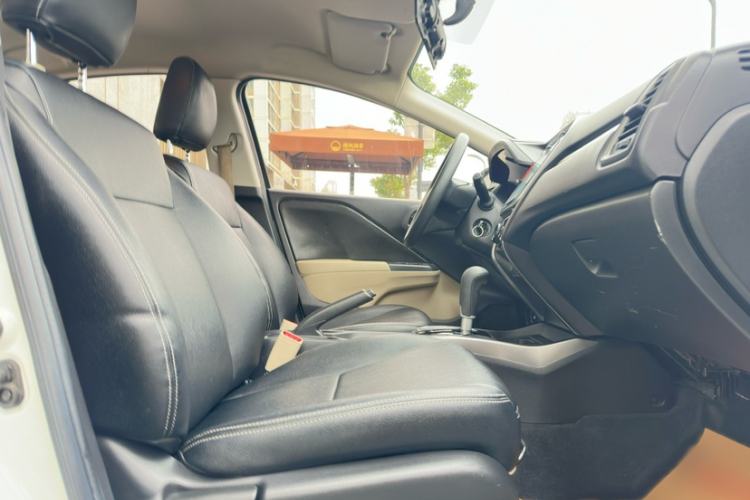 Used Honda Greiz 2016 1.5L CVT Classic Edition Interior 1