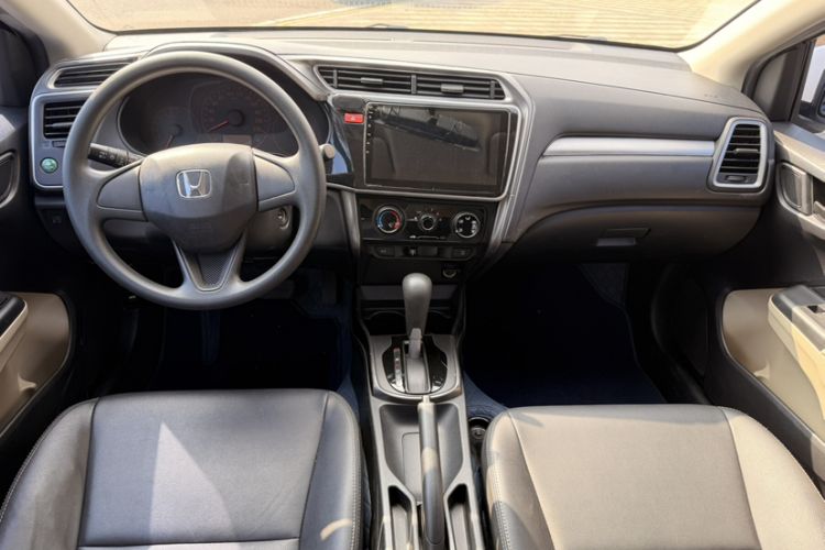 Used Honda Greiz 2016 1.5L CVT Classic Edition Interior 2