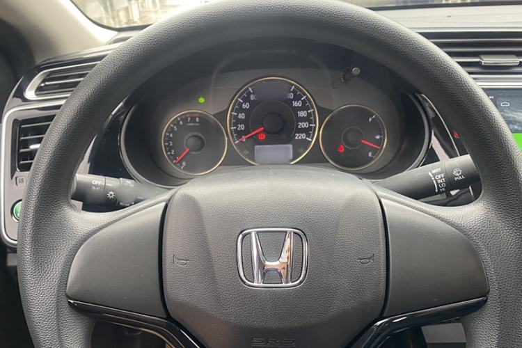 Used Honda Greiz 2016 1.5L CVT Fashion Edition Interior 2