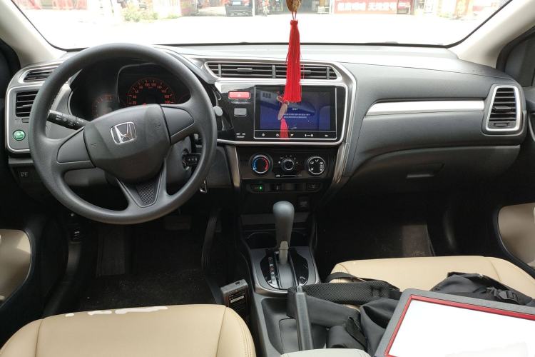 Used Honda Greiz 2016 1.5L CVT Classic Edition Interior 2