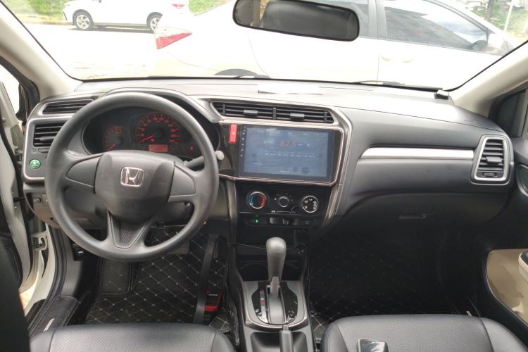 Used Honda Greiz 2016 1.5L CVT Classic Edition Interior 2