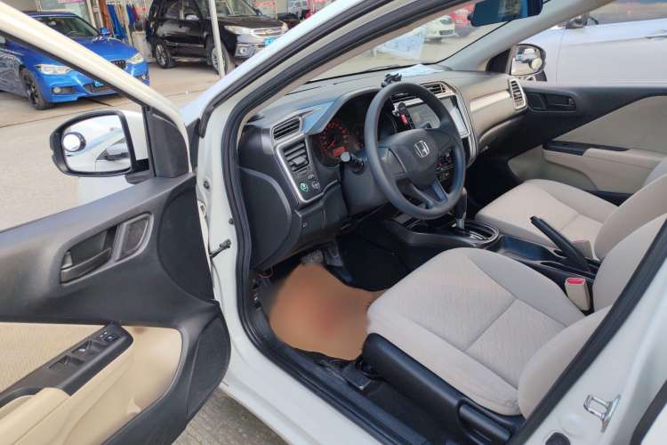 Used Honda Greiz 2016 1.5L CVT Classic Edition Interior 2