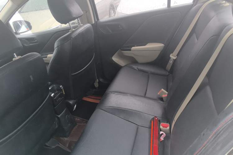 Used Honda Greiz 2016 1.5L CVT Classic Edition Interior 2