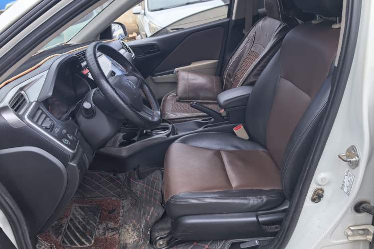 Used Honda Greiz 2016 1.5L CVT Classic Edition Interior 2
