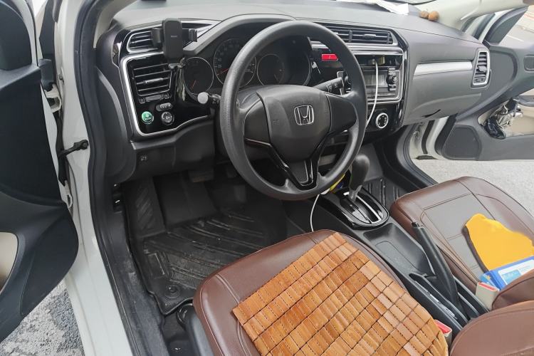 Used Honda Greiz 2016 1.5L CVT Comfort Version Interior 2