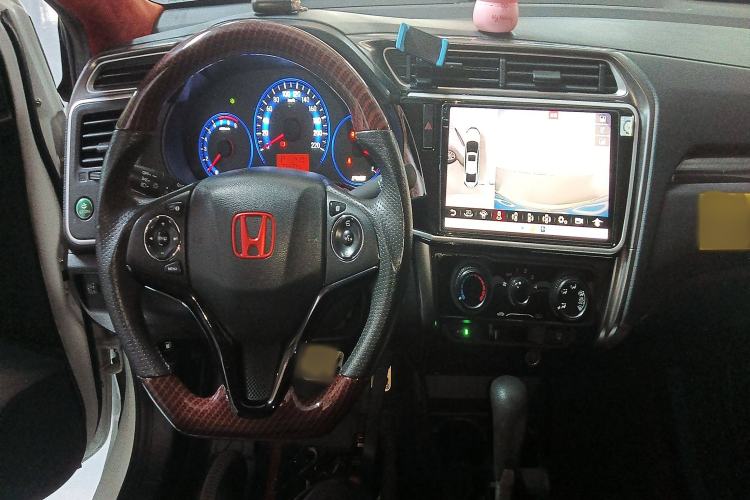 Used Honda Greiz 2016 1.5L CVT Classic Edition Interior 2