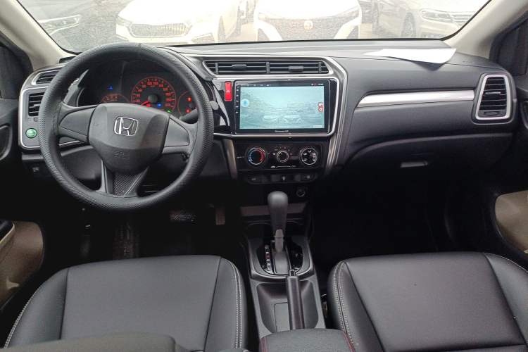 Used Honda Greiz 2016 1.5L CVT Classic Edition Interior 2