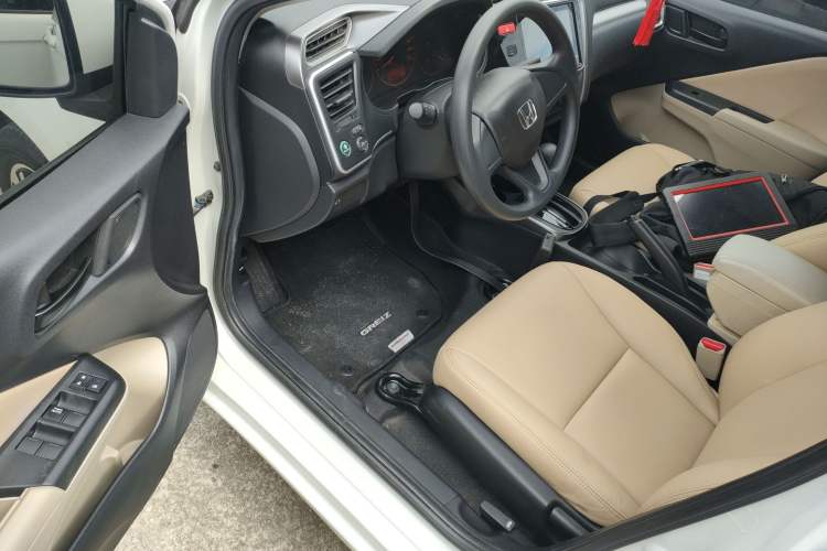Used Honda Greiz 2016 1.5L CVT Classic Edition Interior 3