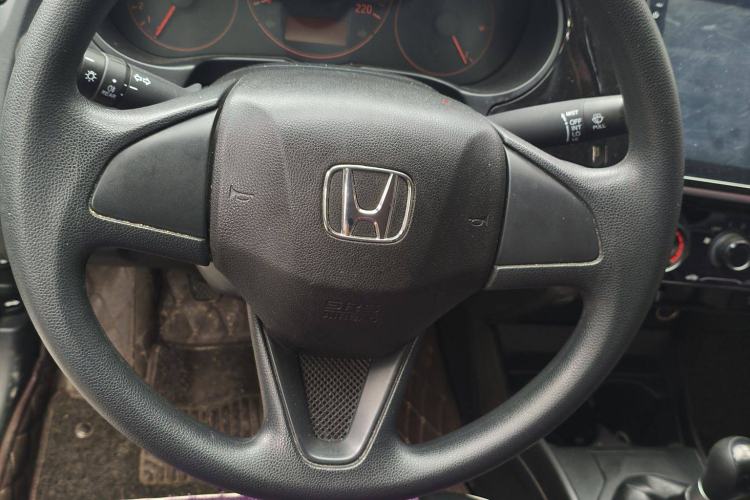 Used Honda Greiz 2016 1.5L Manual Classic Edition Interior 3