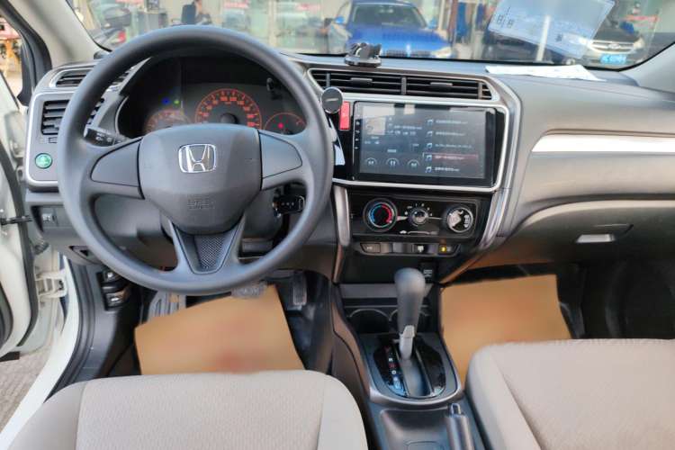 Used Honda Greiz 2016 1.5L CVT Classic Edition Interior 3