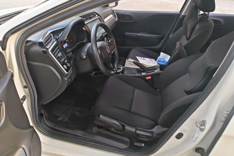 Used Honda Greiz 2016 1.5L CVT Fashion Edition Interior 3