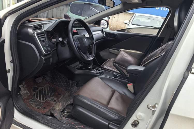 Used Honda Greiz 2016 1.5L CVT Classic Edition Interior 3