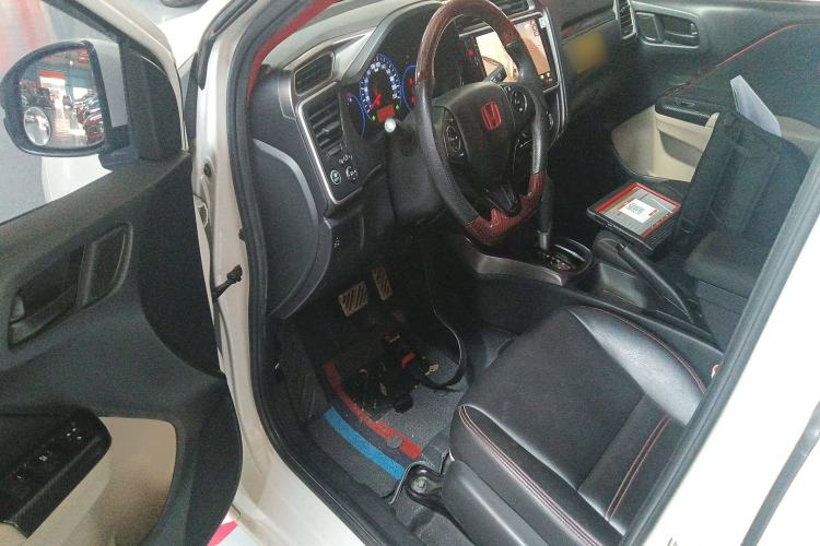 Used Honda Greiz 2016 1.5L CVT Classic Edition Interior 3
