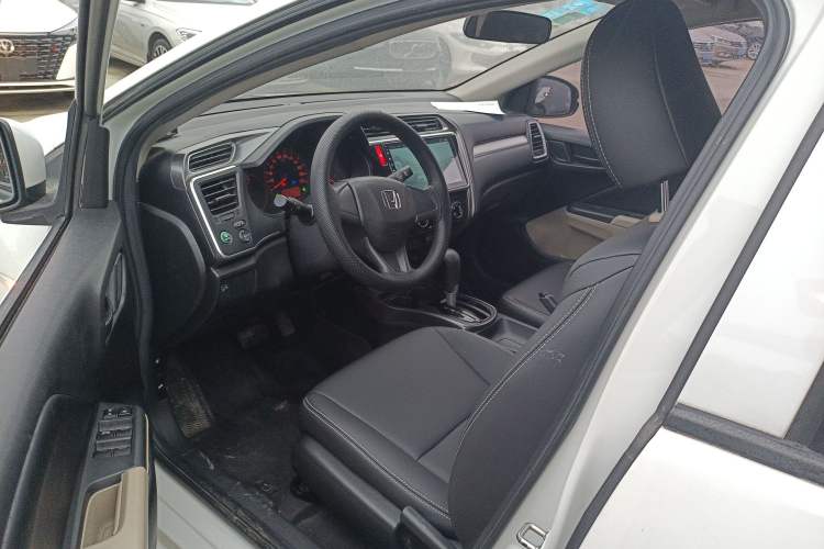 Used Honda Greiz 2016 1.5L CVT Classic Edition Interior 3