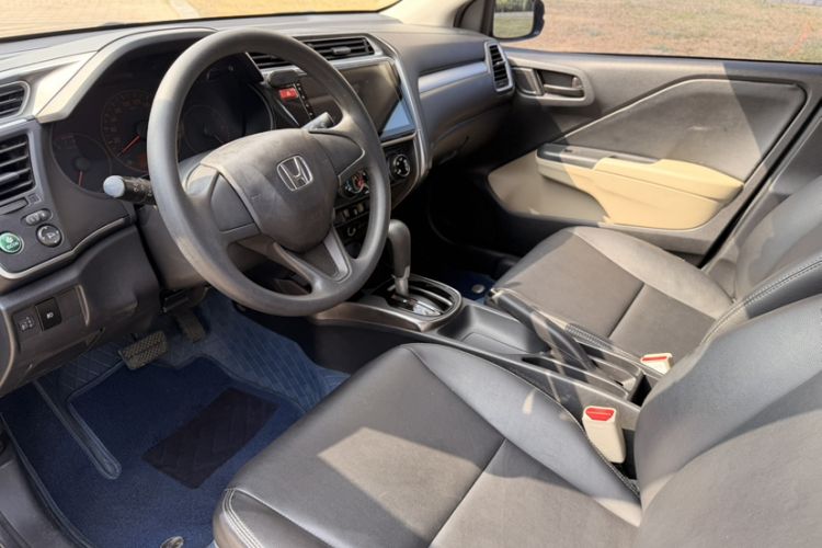 Used Honda Greiz 2016 1.5L CVT Classic Edition Interior 4