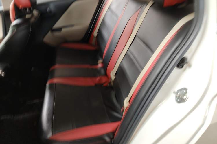 Used Honda Greiz 2016 1.5L CVT Classic Edition Interior 4