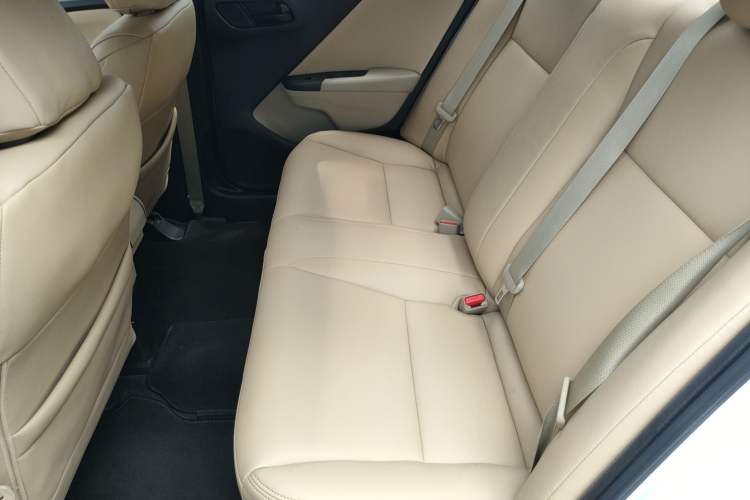 Used Honda Greiz 2016 1.5L CVT Classic Edition Interior 4
