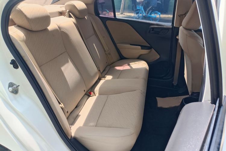 Used Honda Greiz 2016 1.5L CVT Classic Edition Interior 4