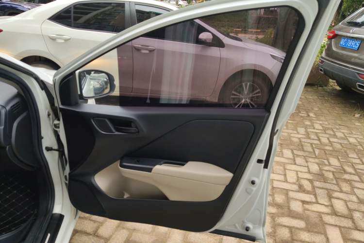 Used Honda Greiz 2016 1.5L CVT Classic Edition Interior 5