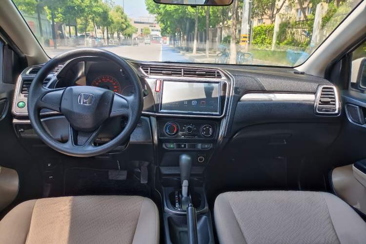 Used Honda Greiz 2016 1.5L CVT Classic Edition Interior 5
