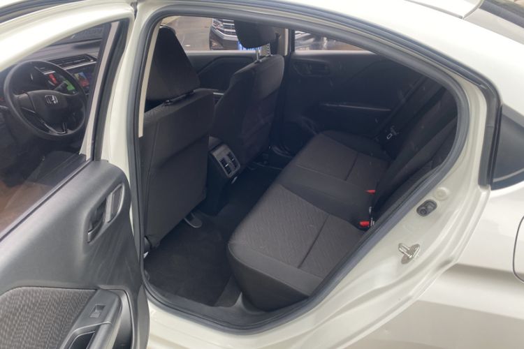 Used Honda Greiz 2016 1.5L CVT Fashion Edition Interior 6