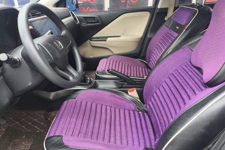 Used Honda Greiz 2016 1.5L Manual Classic Edition Interior 6