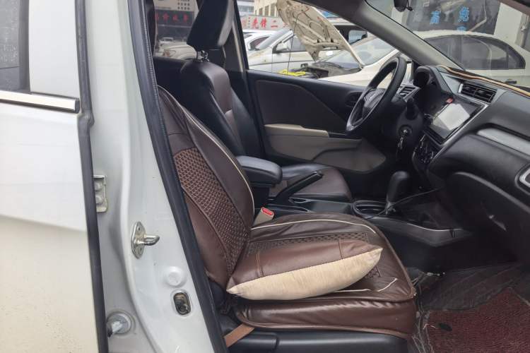 Used Honda Greiz 2016 1.5L CVT Classic Edition Interior 6