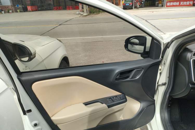 Used Honda Greiz 2016 1.5L CVT Classic Edition Interior 7