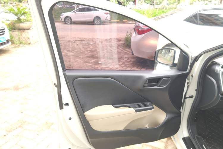 Used Honda Greiz 2016 1.5L CVT Classic Edition Interior 7