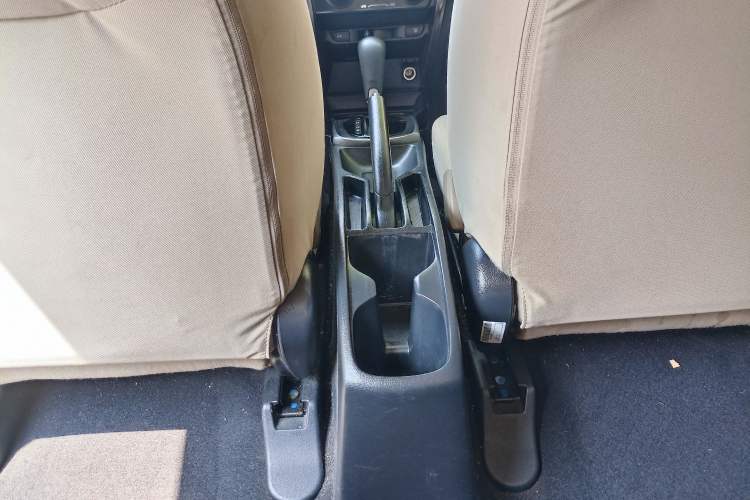 Used Honda Greiz 2016 1.5L CVT Classic Edition Interior 7