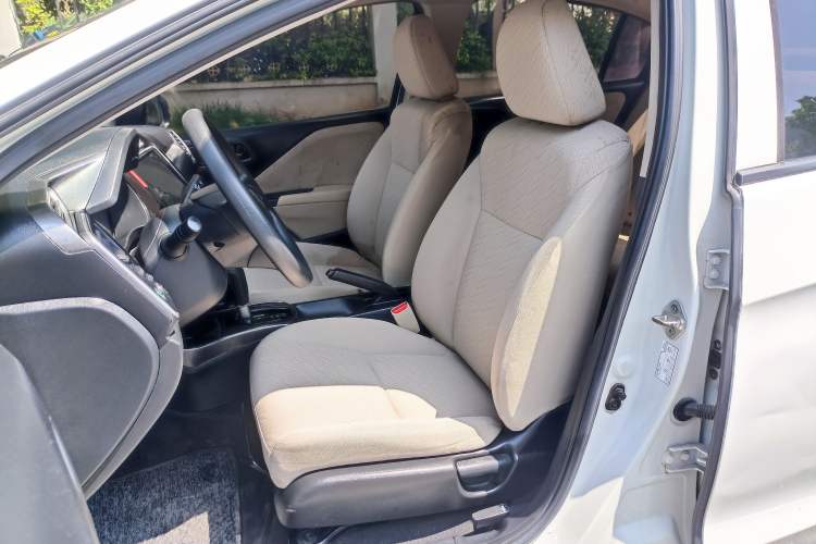 Used Honda Greiz 2016 1.5L CVT Classic Edition Interior 9
