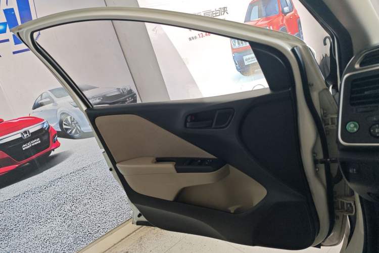 Used Honda Greiz 2016 1.5L CVT Classic Edition Left Front Door Interior