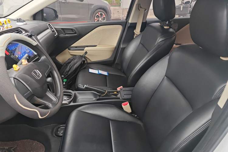 Used Honda Greiz 2016 1.5L CVT Classic Edition Left Front Seat