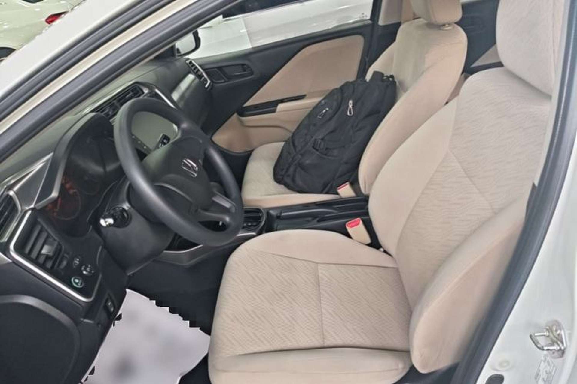Used Honda Greiz 2016 1.5L CVT Classic Edition Left Front Seat