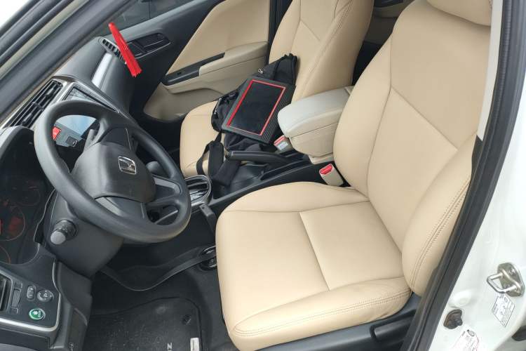 Used Honda Greiz 2016 1.5L CVT Classic Edition Left Front Seat