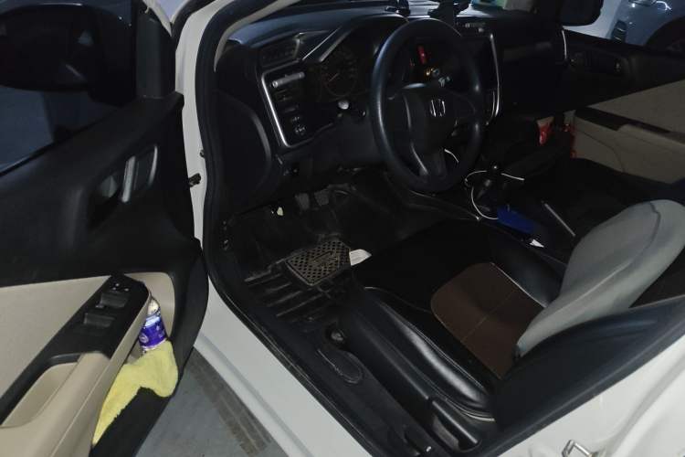 Used Honda Greiz 2016 1.5L Manual Classic Edition Left Front Seat