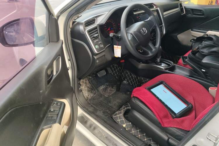 Used Honda Greiz 2016 1.5L CVT Classic Edition Left Front Seat