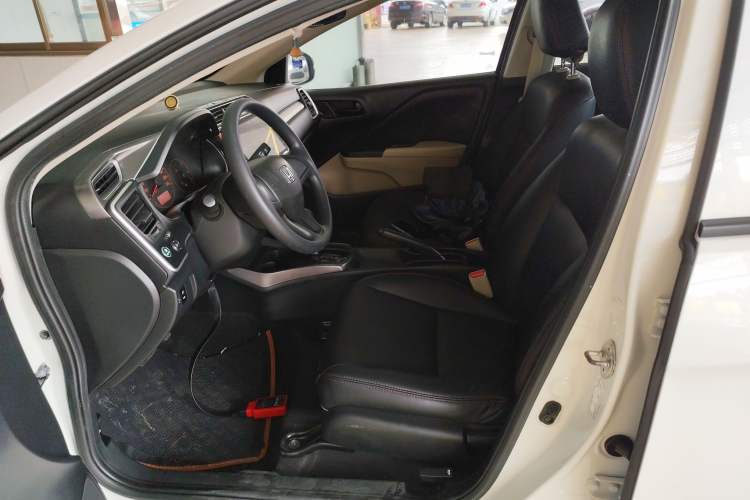Used Honda Greiz 2016 1.5L CVT Classic Edition Left Front Seat
