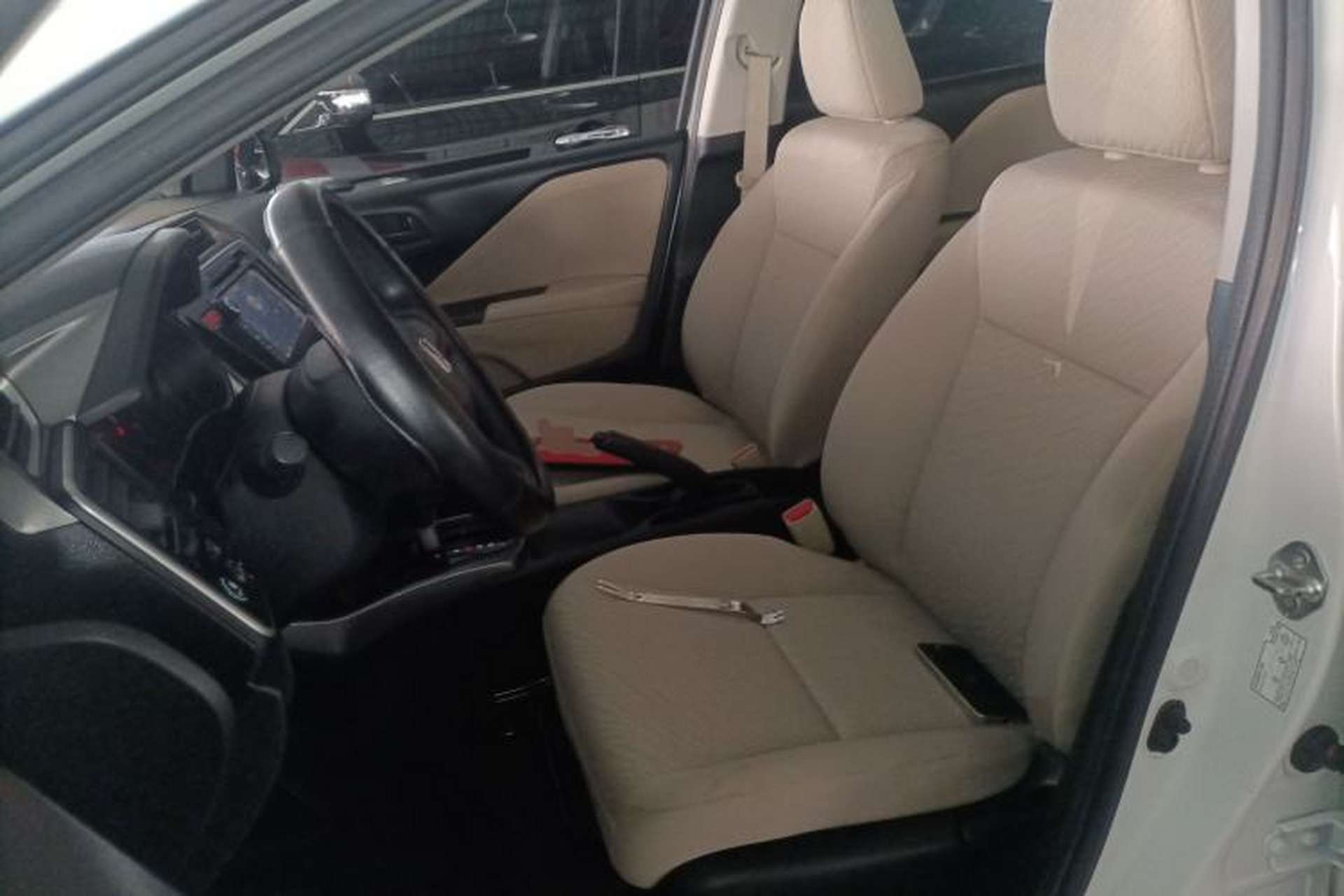 Used Honda Greiz 2016 1.5L CVT Classic Edition Left Front Seat