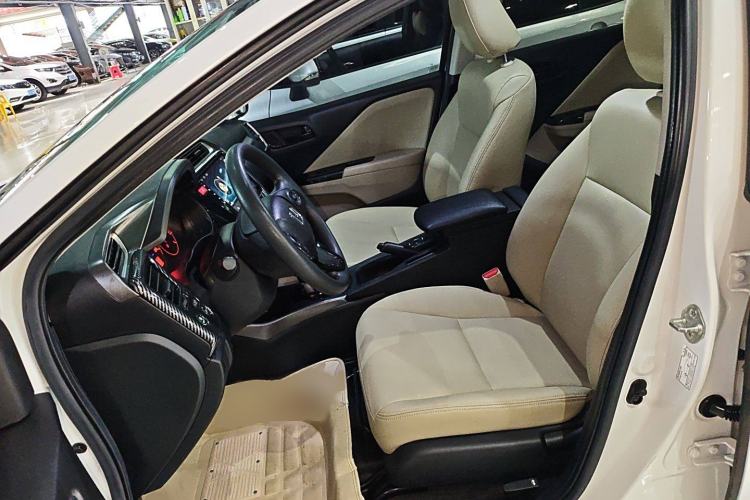 Used Honda Greiz 2016 1.5L CVT Classic Edition Left Front Seat