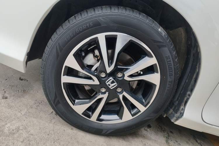 Used Honda Greiz 2016 1.5L CVT Classic Edition Left Front Wheel Hub